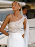 Mermaid Wedding Dresses Classic Pearls Button Beading Sexy Lace Wedding Gowns One Shoulder Illusion Elegant Bridal Gowns