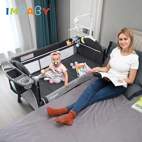IMBABY Portable Baby Bed With Diaper Table Multifunctional Newborn Bed Kids Cradle Rocker Baby Crib for 0-6 Years Old Child Crib