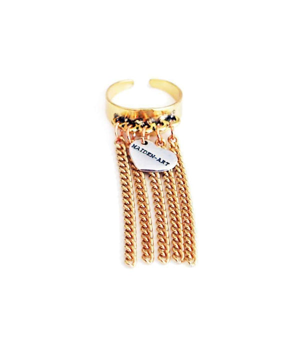 Statement ring in gold with fringes