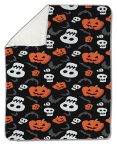 Blanket, Funny halloween pattern with skulls, bats and pumpkins